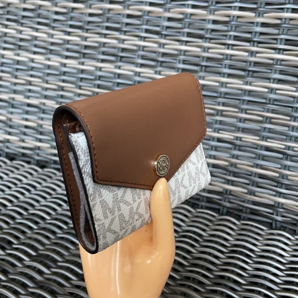 Michael Kors Medium flap Bifold Wallet - Picture 13 of 16